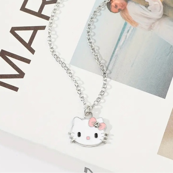 Hello Kitty necklace - Picture 5 of 5